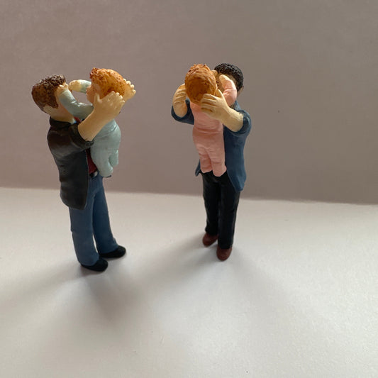 1:24 Miniature Dolls – Fathers Holding Babies