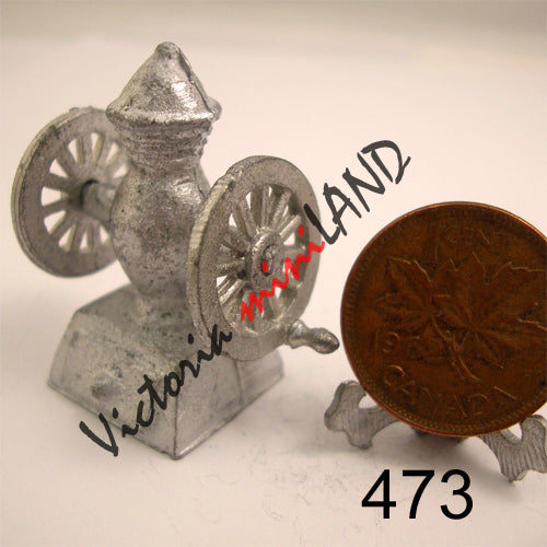 Moulin à café miniature en métal brut de 3,8 cm de hauteur, pour maison de poupée - Faites-le vous-même
