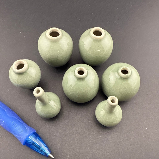 Green Glaze ceramic Vase 7 Pcs. PW-V104 1:12 scale