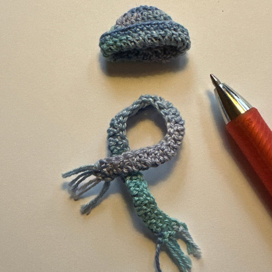 Dollhouse Miniature – Knitted Wool Hat and Scarf Set 1:12
