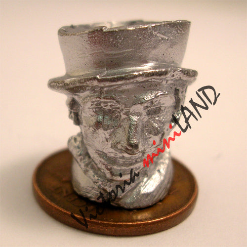 SAM WELLER CHAR MUG 3/4"H miniature en métal non finie pour maison de poupée - Faites-le vous-même