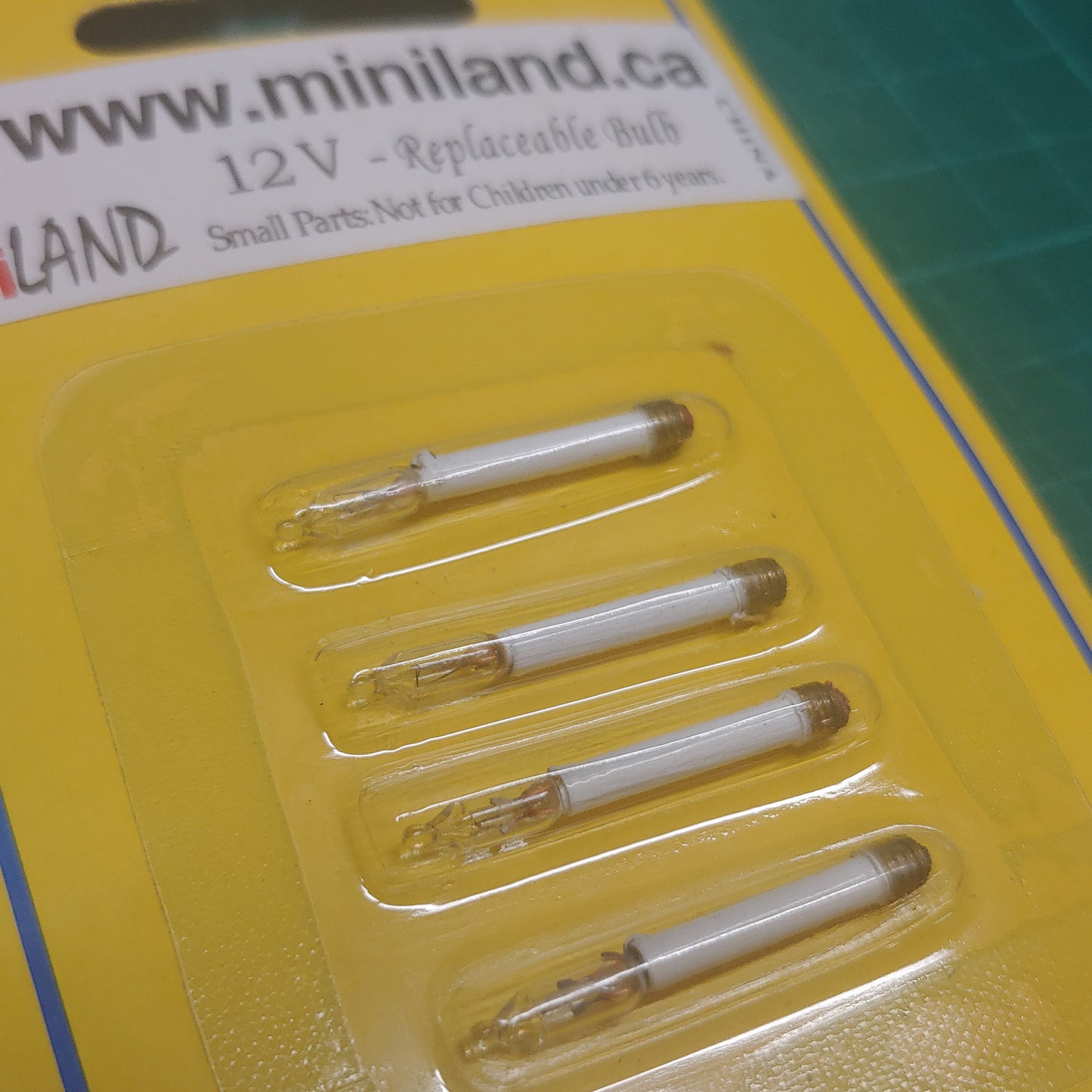 Clearance sale - 4 pack 12V CANDLE replaceable bulb 12 volt Candle and LED replacement Bulbs for 1:12 Dollhouse, white light