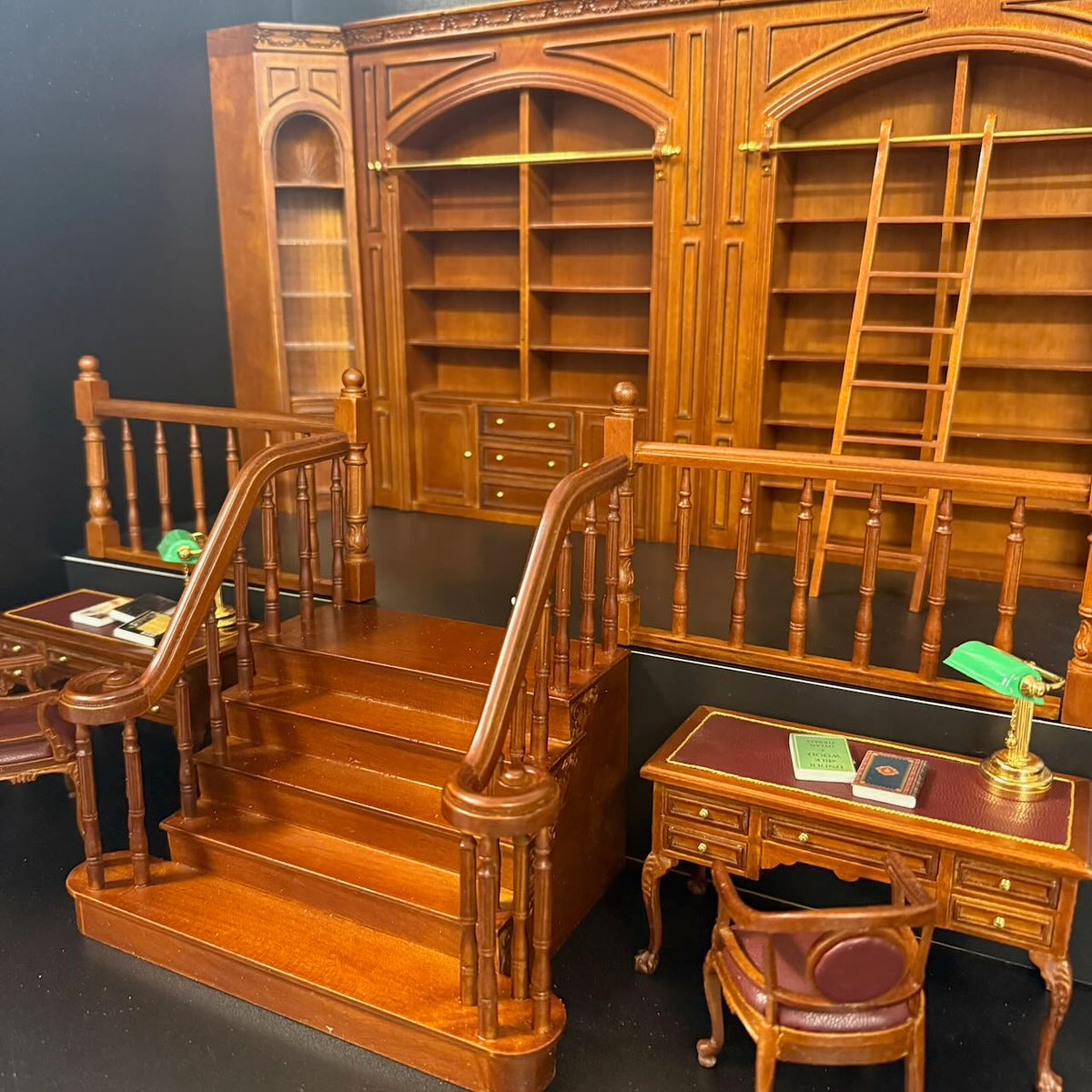 Escalier baroque de qualité gauche 9"-10" échelle 1:12 escalier miniature en bois pour maison de poupée WN avec rampe