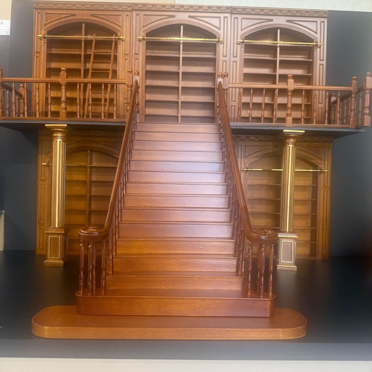 Escalier baroque LARGE de qualité 9"-10" échelle 1:12 escalier miniature en bois pour maison de poupée WN avec rampe