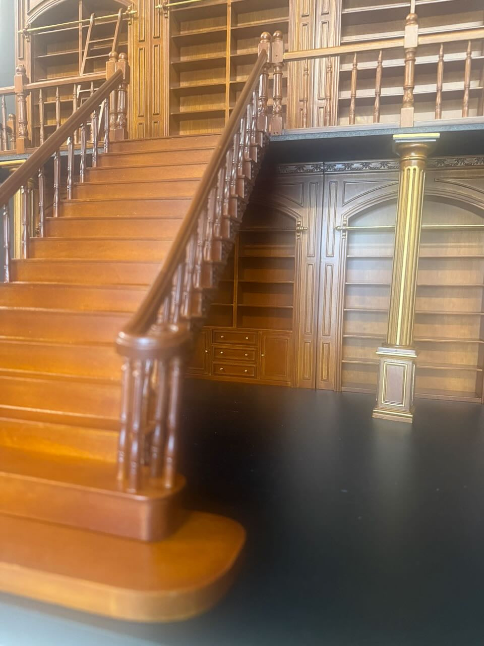 Escalier baroque LARGE de qualité 9"-10" échelle 1:12 escalier miniature en bois pour maison de poupée WN avec rampe