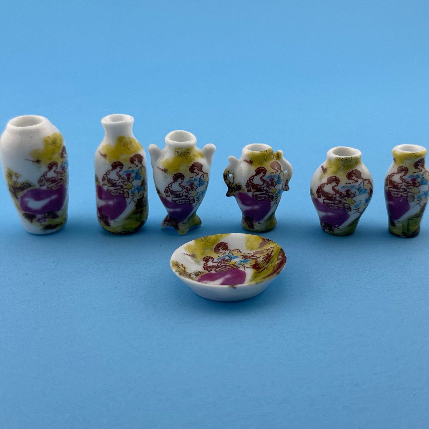 Dollhouse Miniature 1:12 Scale – Set of 6 Decorative Vases with Plate