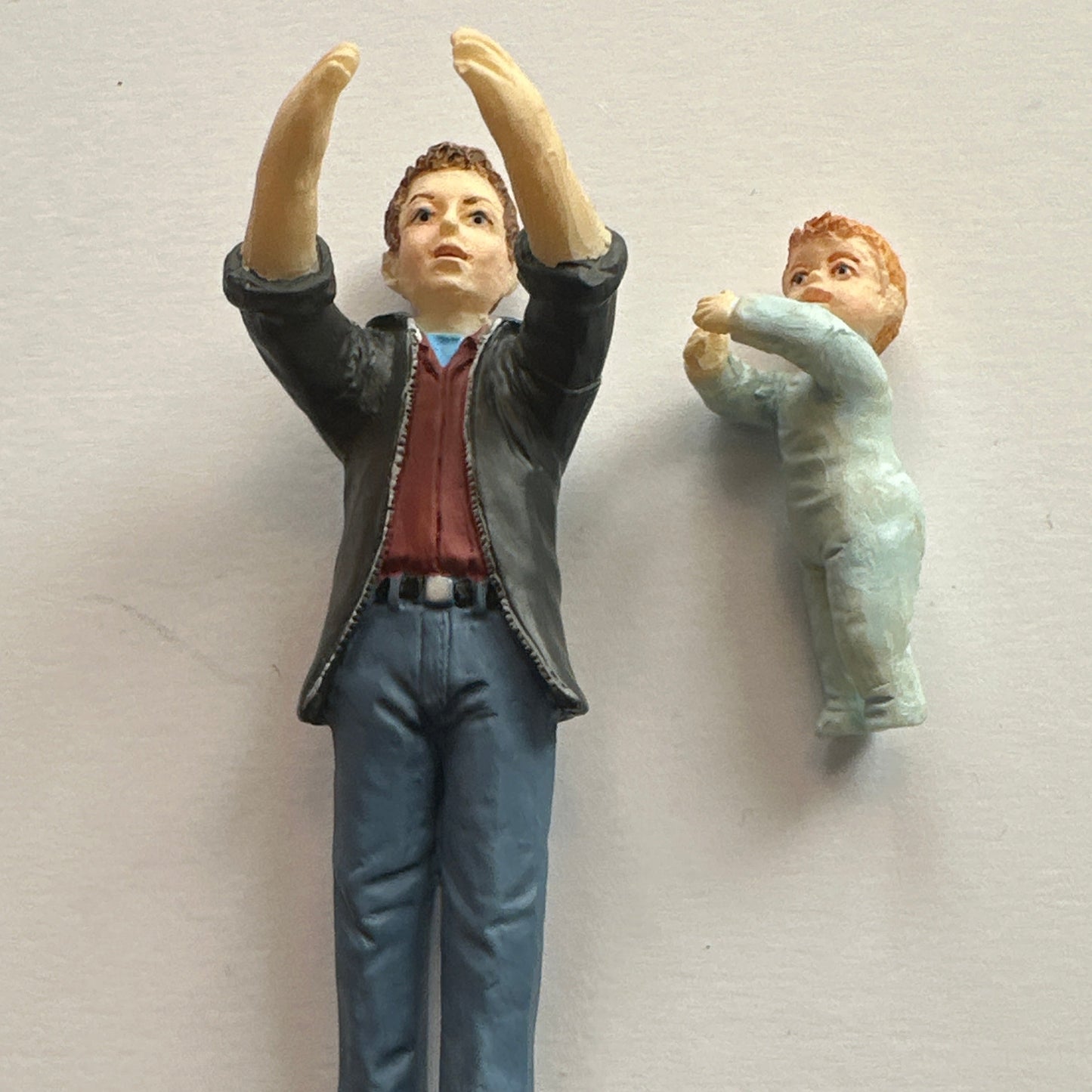 1:24 Miniature Dolls – Fathers Holding Babies