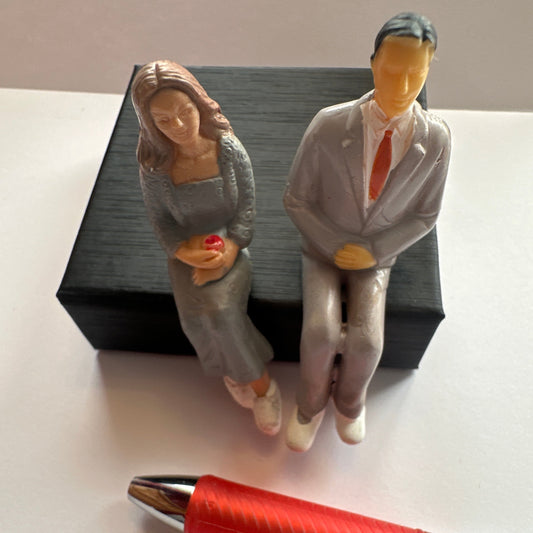 1:24 Scale Miniature Couple – Gray Attire