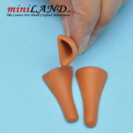 3 piece cone-shaped garden vases pot  (wall mount) dollhouse miniature 1:12