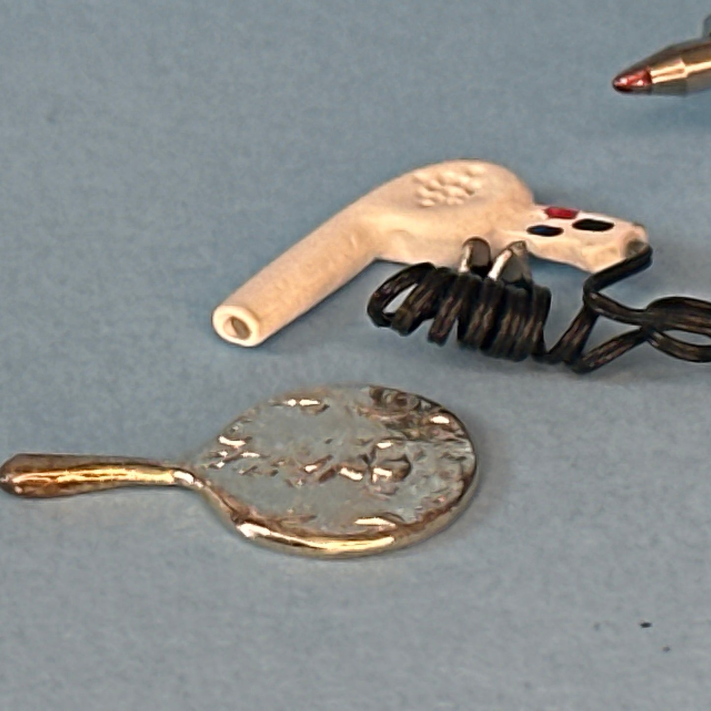 Miniature White Hair Dryer and Silver Mirror for Dollhouses Acc2454 Z08 1:12 scale
