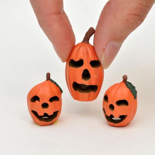 Ensemble de 3 citrouilles d'Halloween pour maison de poupée miniature 1:12
