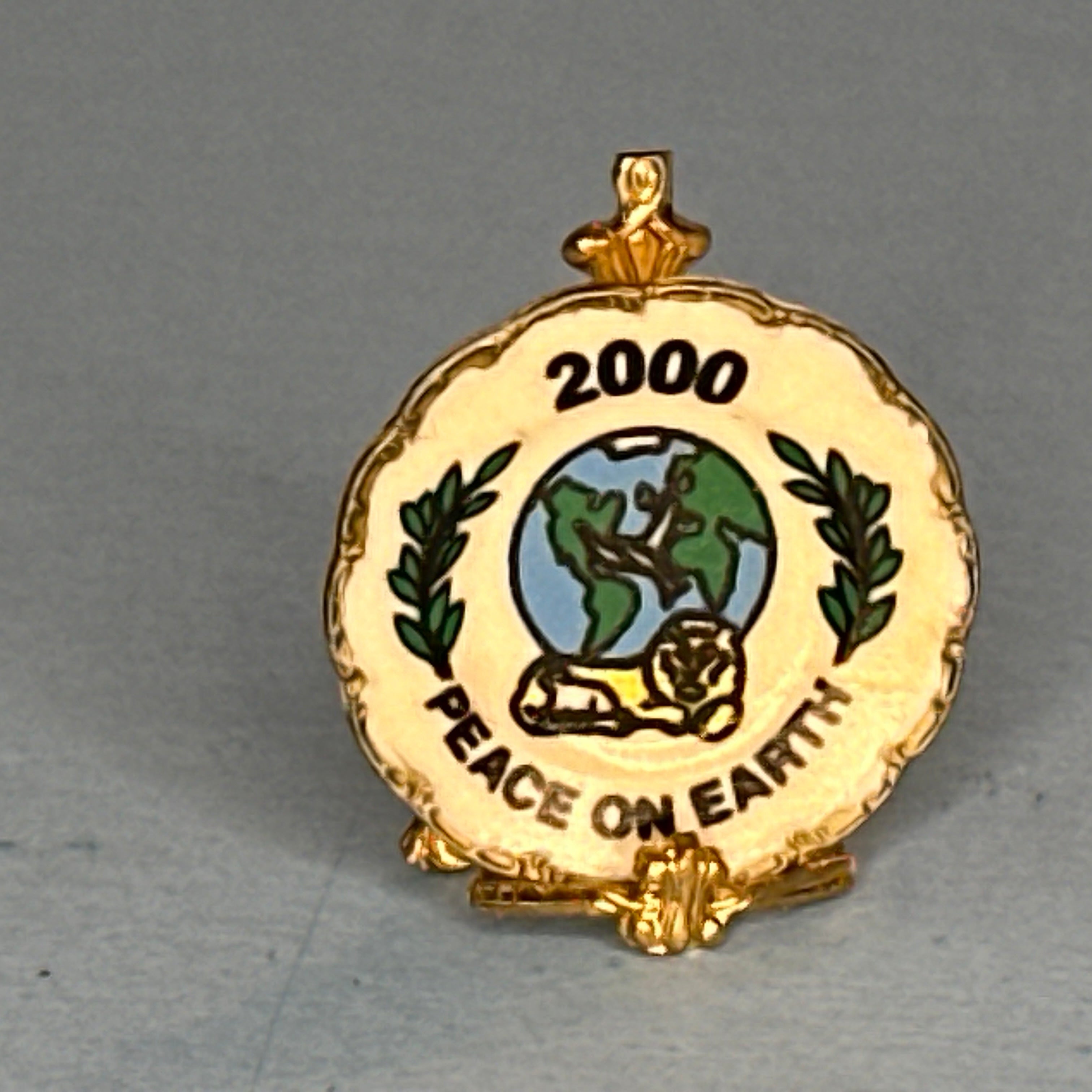 Miniature “Peace on Earth” Decorative Plate – 1:12 Scale – miniLAND.ca