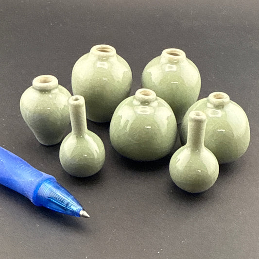 Green Glaze ceramic Vase 7 Pcs. PW-V104 1:12 scale