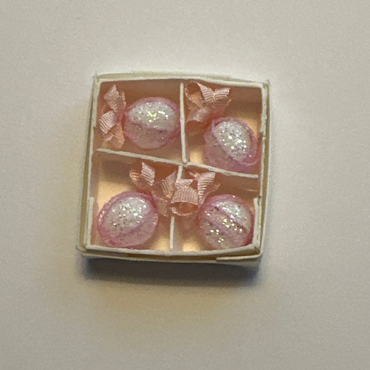 Dollhouse Miniature – Set of Four Pink Christmas Tree Baubles, Scale 1:12