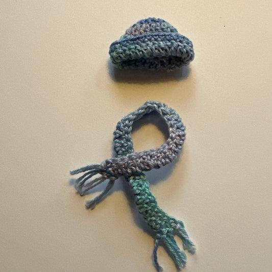 Dollhouse Miniature – Knitted Wool Hat and Scarf Set 1:12