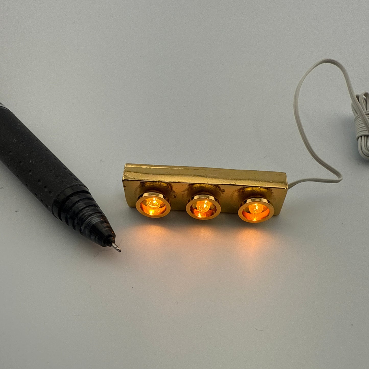 Dollhouse miniature Scale Model Bar 12V Light