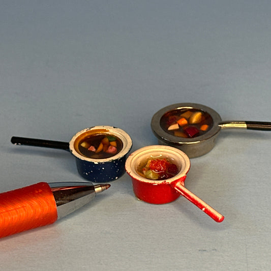 Pot en métal avec couvercle pour maison de poupée miniature échelle 1:12 A