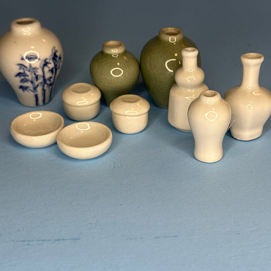 Miniature Dollhouse Pot and Plate Set – 10 Pieces for 1:12 Scale