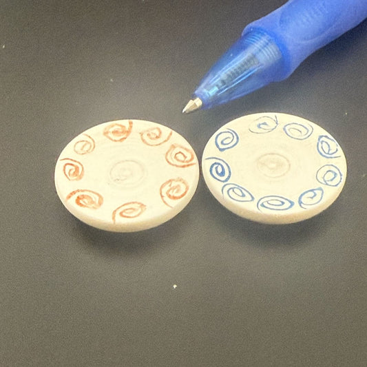Miniature Wooden Plate Set – 1:12 Scale