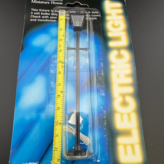 Miniature 12V Street Lamp – 1:24 Scale Dollhouse Light with Plug