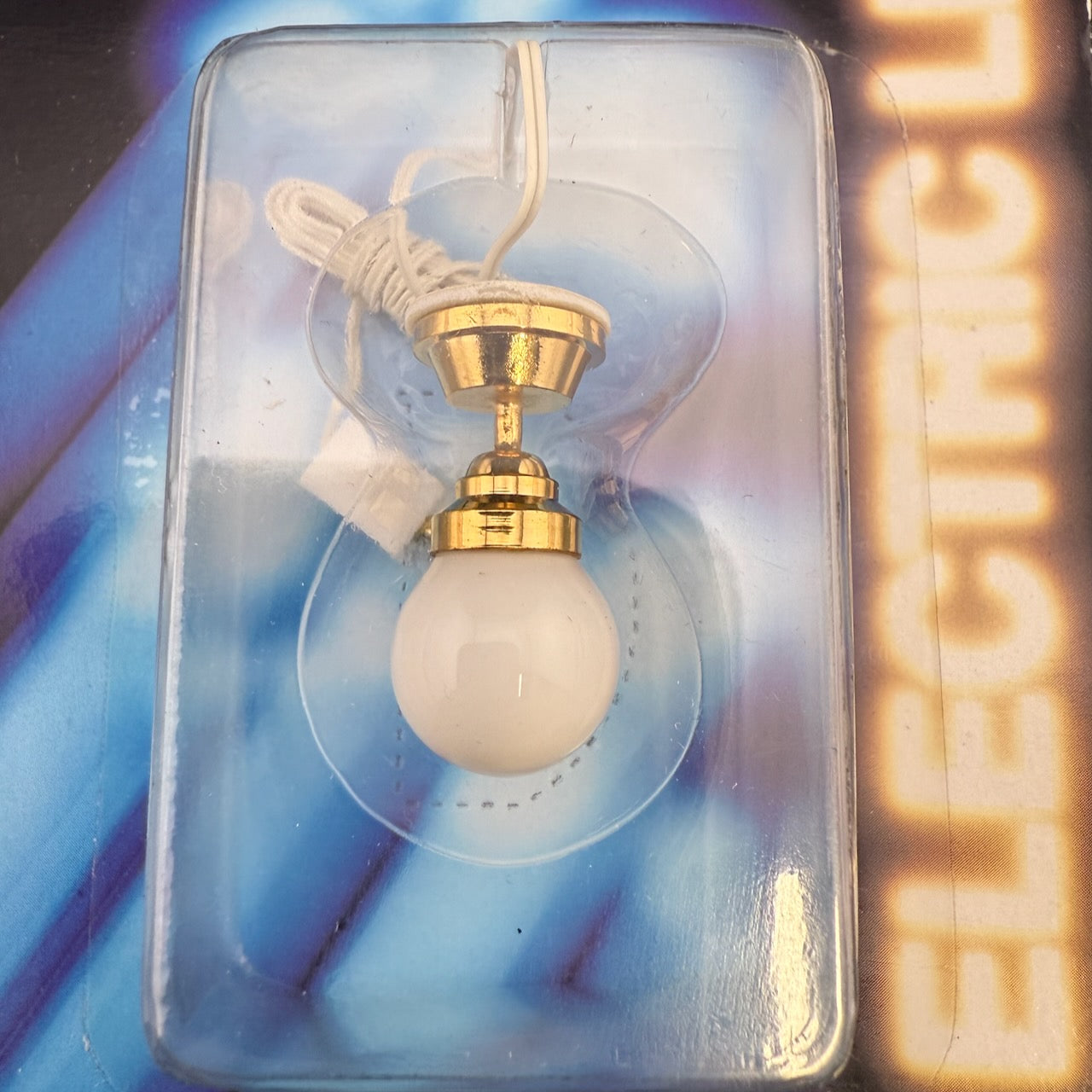 Miniature 12V white globe ceiling Lamp for Dollhouse Light with Plug – 1:12 Scale