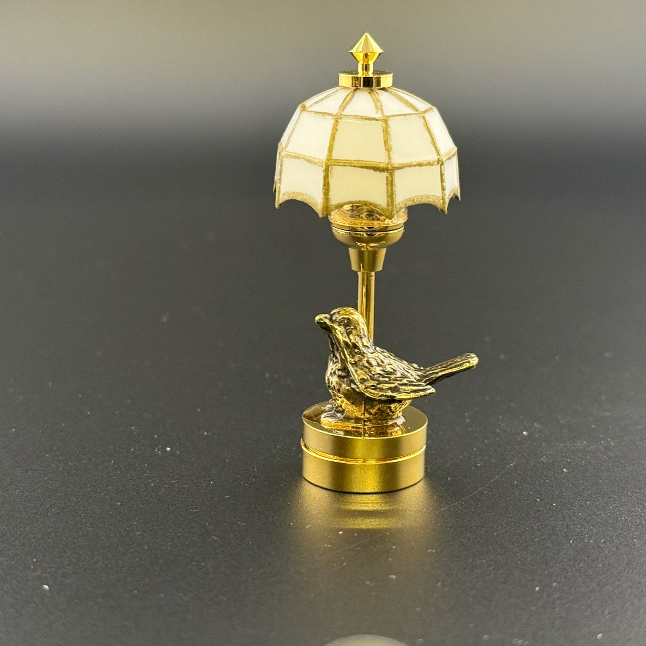 Miniature Touchless operation with Wand  1:12 table lamp LED light for Dollhouse No-touch No-Switch Stick BIRD