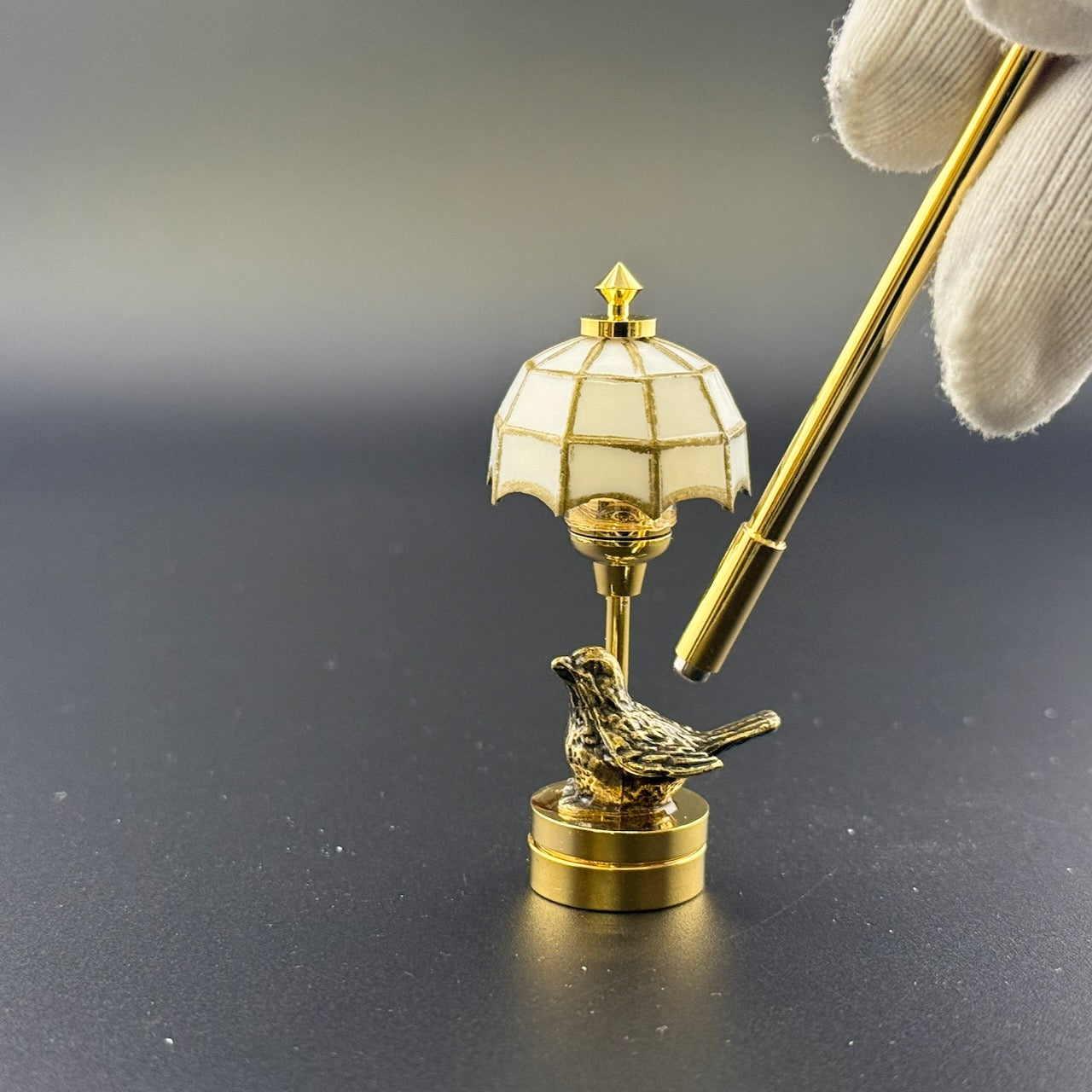 Miniature Touchless operation with Wand  1:12 table lamp LED light for Dollhouse No-touch No-Switch Stick BIRD
