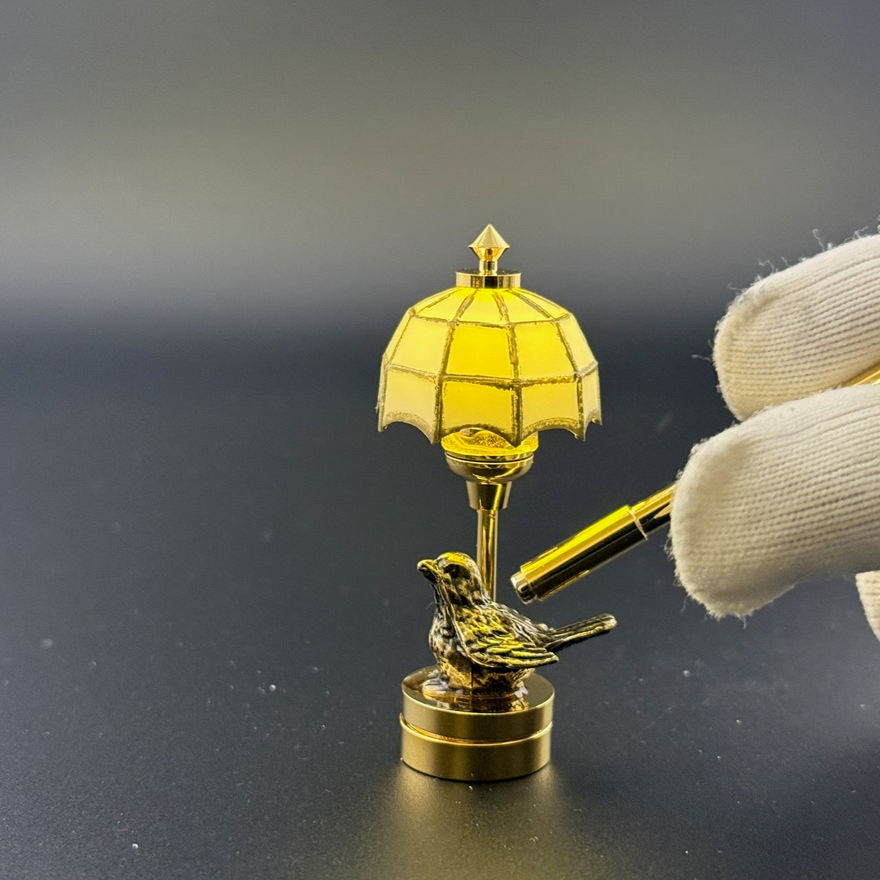 Miniature Touchless operation with Wand  1:12 table lamp LED light for Dollhouse No-touch No-Switch Stick BIRD