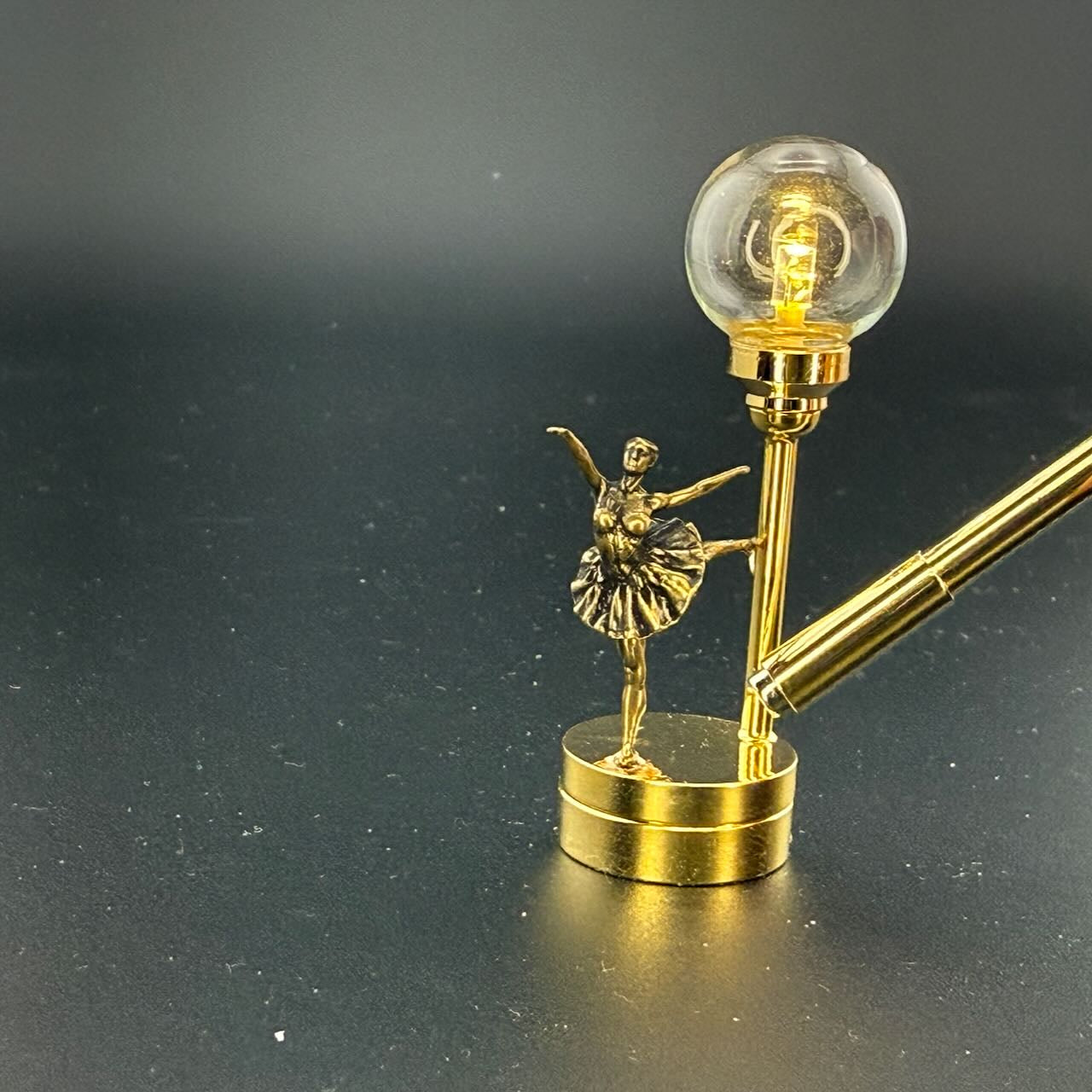 Ballet dancer, ballerina Miniature Touchless operation with Wand  1:12 romantic table lamp LED light for Dollhouse No-touch No-Switch Stick A