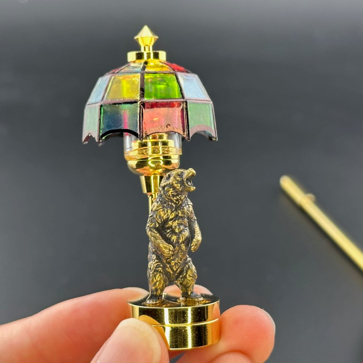 Miniatur-Berührungslose Bedienung mit Zauberstab 1:12 Tischlampe LED-Licht für Puppenhaus No-Touch No-Switch Stick Valentinstag Heiratsantrag