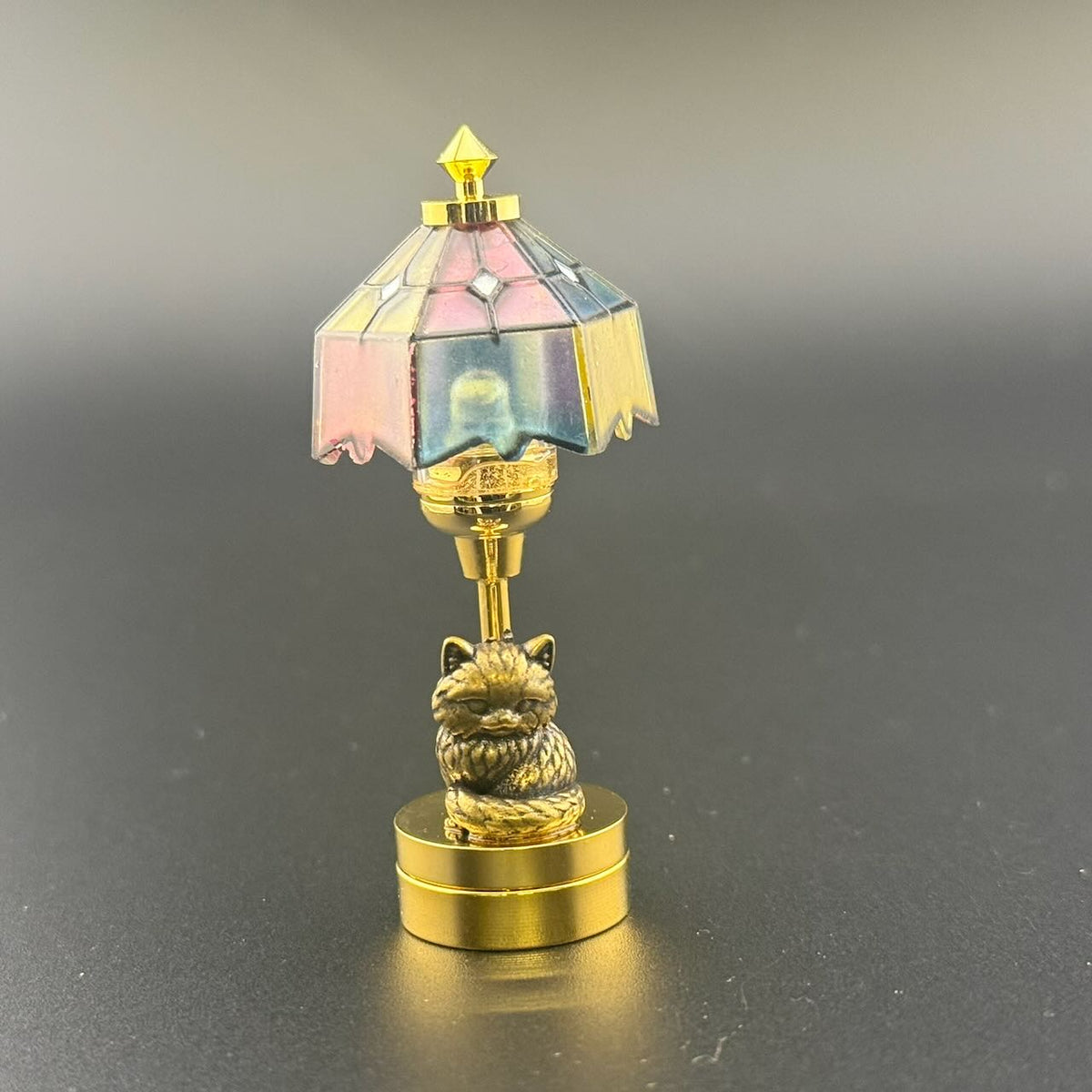 Miniatur-Berührungslose Bedienung mit Zauberstab 1:12 Tischlampe LED-Licht für Puppenhaus No-Touch No-Switch Stick Valentinstag Heiratsantrag