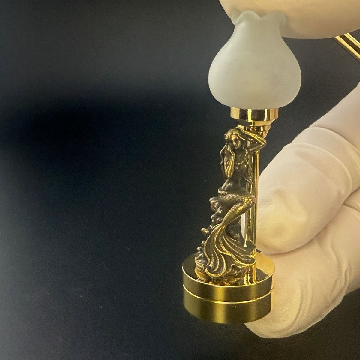 Lampe de table miniature sans contact avec baguette 1:12, lumière LED pour maison de poupée, sans contact, sans interrupteur, demande en mariage pour la Saint-Valentin