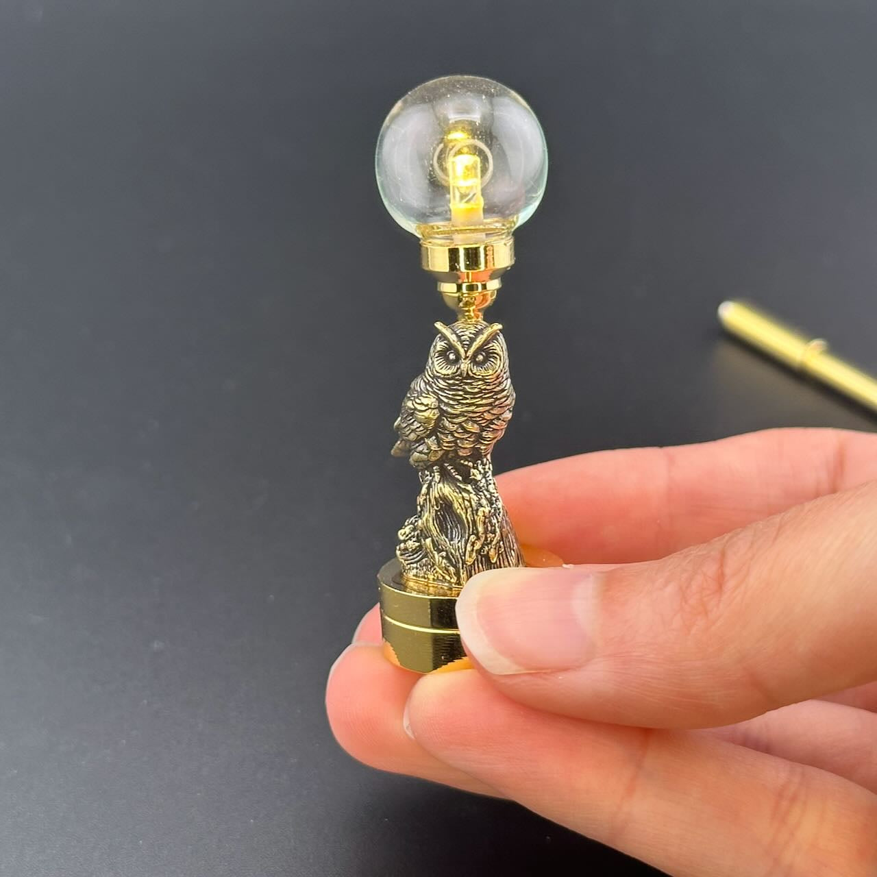OWL Miniature Touchless operation with Wand  1:12 table lamp LED for Dollhouse table light solid brass