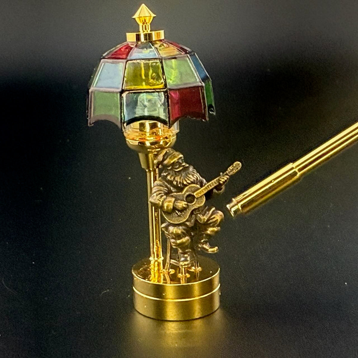 Miniatur-Berührungslose Bedienung mit Zauberstab 1:12 Tischlampe LED-Licht für Puppenhaus No-Touch No-Switch Stick Valentinstag Heiratsantrag