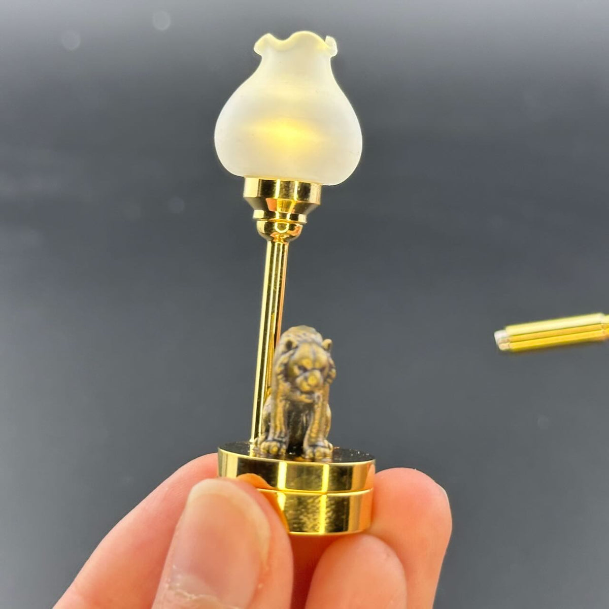 Tiger Miniature Touchless operation with Wand  1:12 table lamp LED for Dollhouse table light solid brass