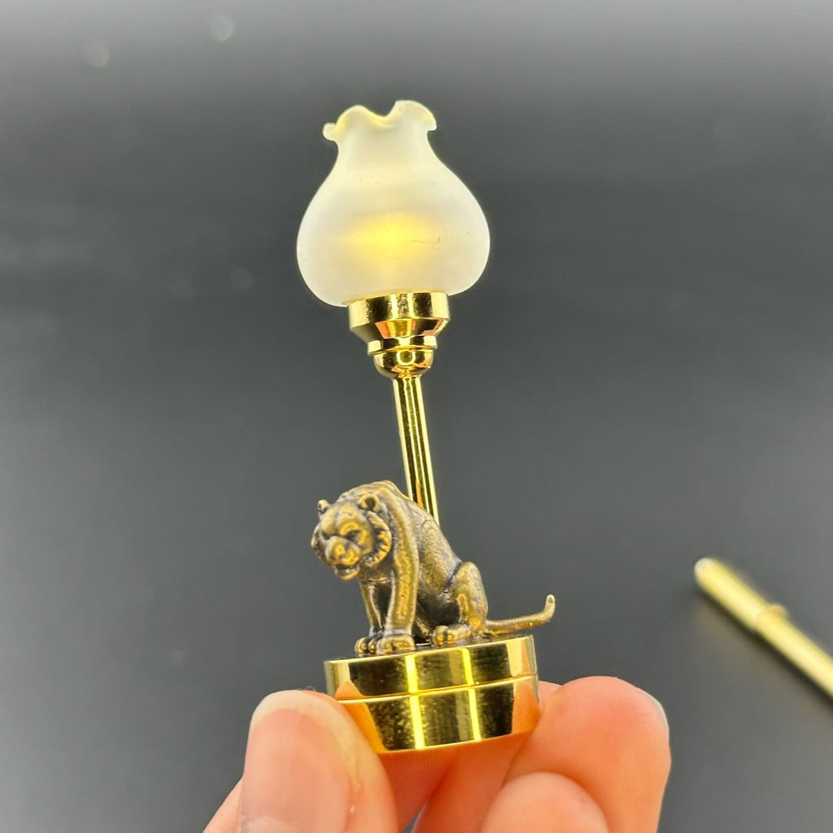 Tiger Miniature Touchless operation with Wand  1:12 table lamp LED for Dollhouse table light solid brass