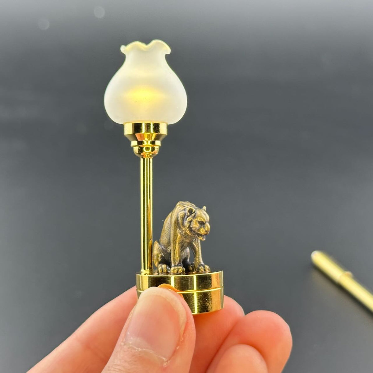 Tiger Miniature Touchless operation with Wand  1:12 table lamp LED for Dollhouse table light solid brass