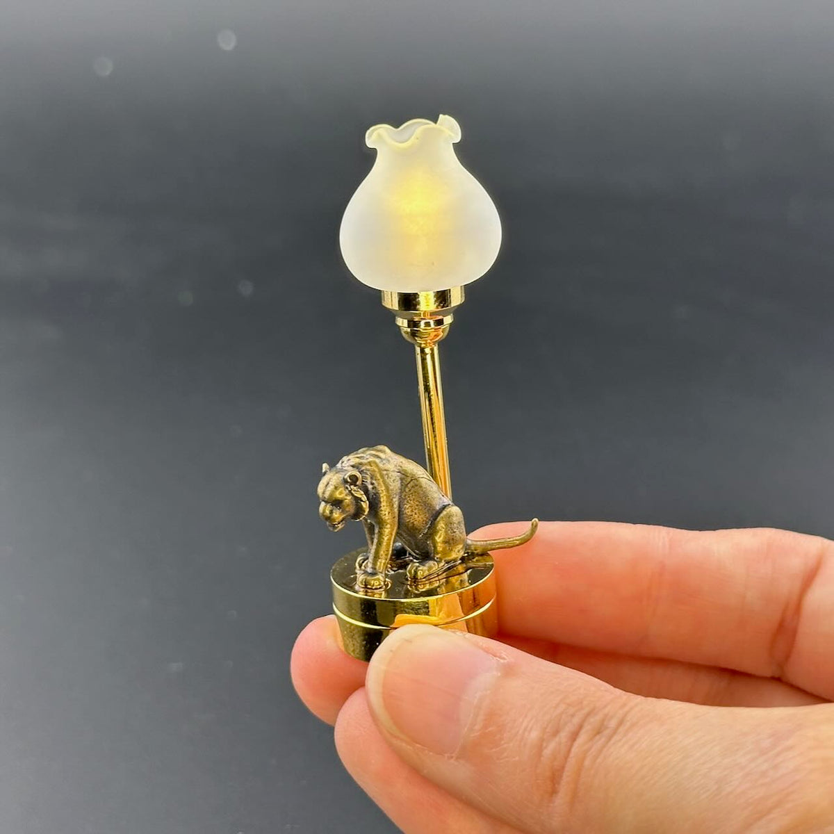 Tiger Miniature Touchless operation with Wand  1:12 table lamp LED for Dollhouse table light solid brass