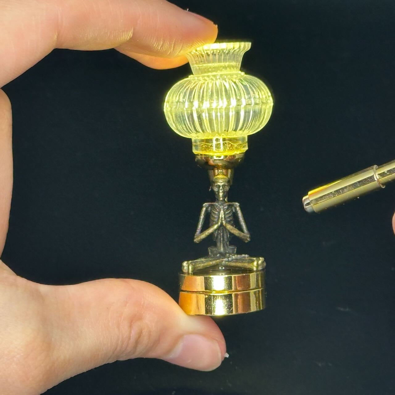 Yoga skeleton.Miniature Touchless operation with Wand  1:12 table lamp LED for Dollhouse table light