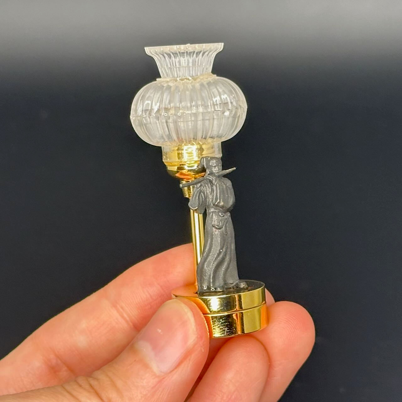 Playing the flute.Miniature Touchless operation with Wand  1:12 table lamp LED for Dollhouse table light