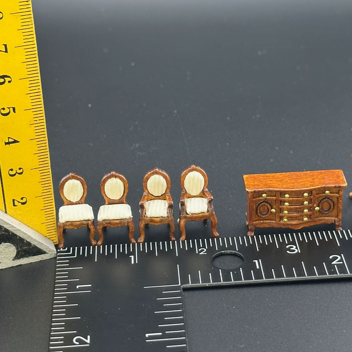 Ensemble de salon victorien 4 pièces à l'échelle 1/4" 1/4" pour maison de poupée miniature en noyer de qualité supérieure Q6770 WN