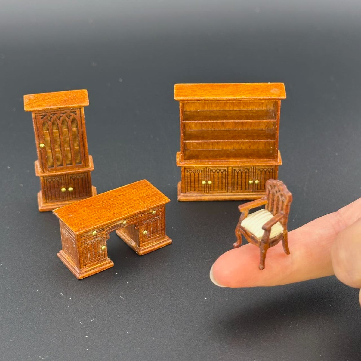 1:48 1/4" Viertelmaßstab Viktorianisches Wohnzimmer Set 4Stk Top Qualität Nussbaum Puppenhaus Miniatur Q6770 WN