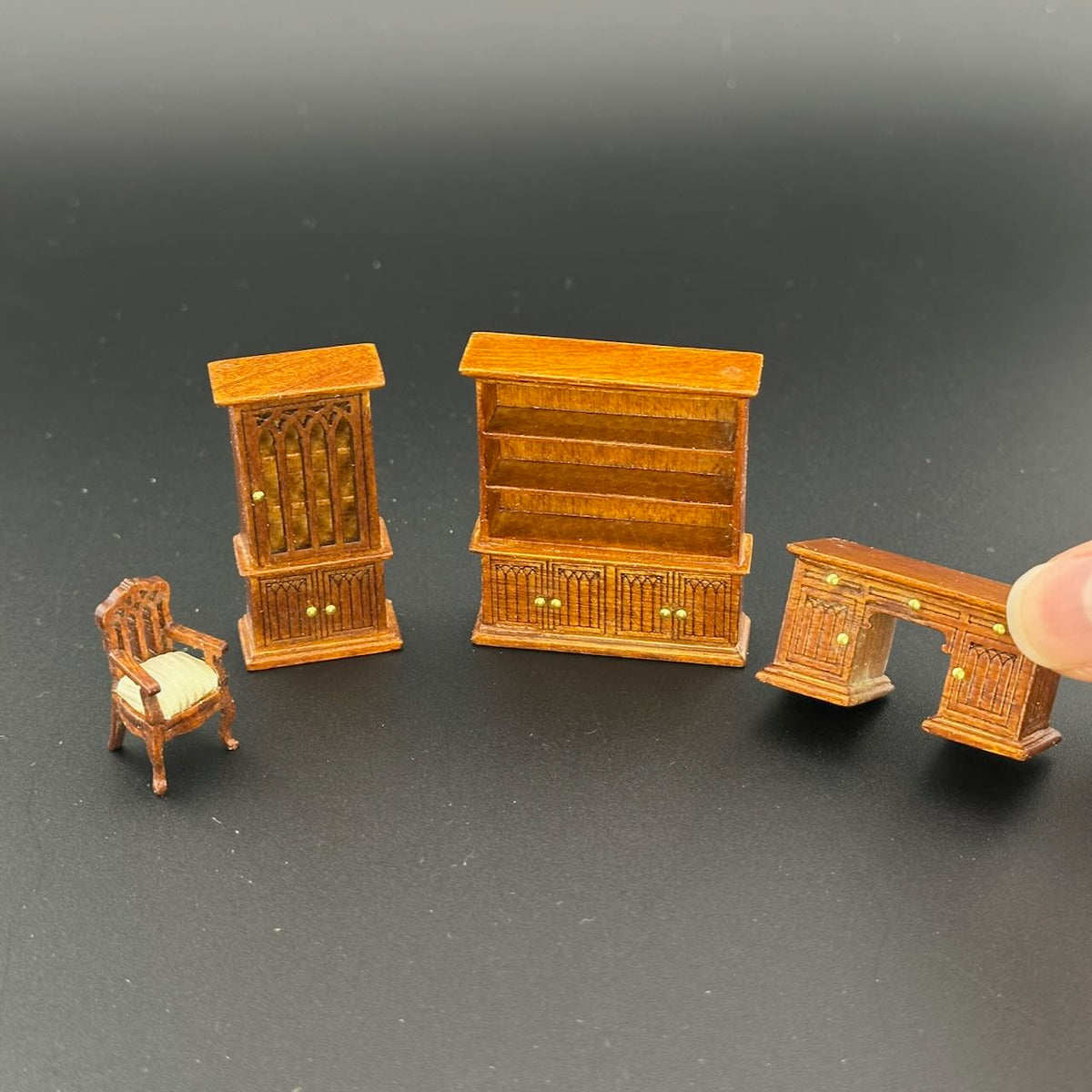 1:48 1/4" Viertelmaßstab Viktorianisches Wohnzimmer Set 4Stk Top Qualität Nussbaum Puppenhaus Miniatur Q6770 WN
