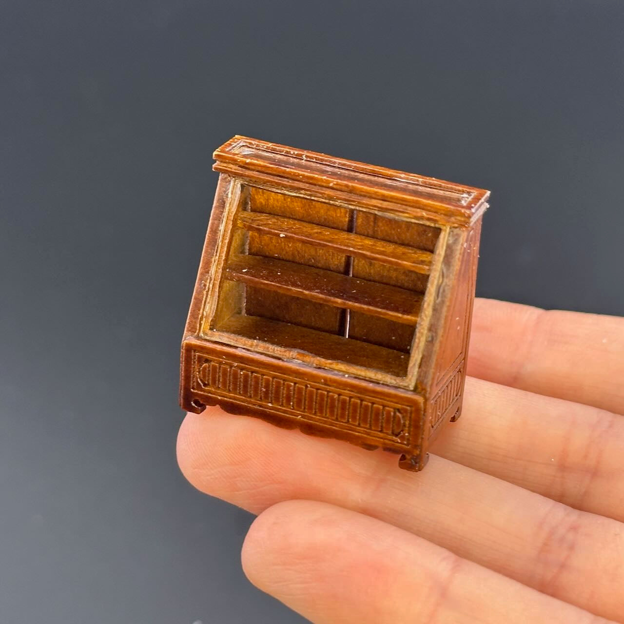 1:48 1/4" Viertelmaßstab Ladentheken und Regaleinheiten 6 Stück Walnuss - Top Qualität Q3810SET NWN