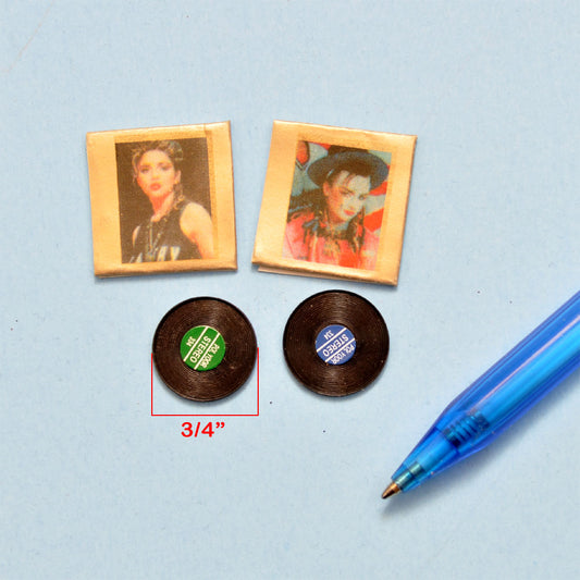 Schallplatten für 1:12 Puppenhaus Miniatur 2 Stück Musik