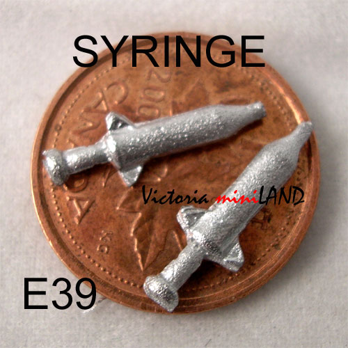 Seringue miniature en métal brut pour maison de poupée, 2 pièces, 1,27 cm de long, à faire soi-même