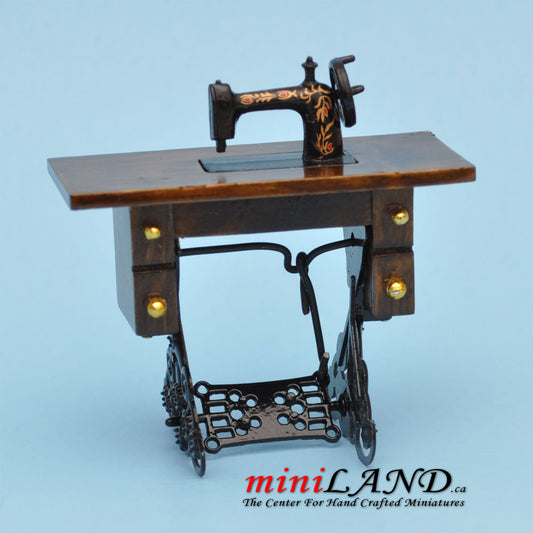 Treadle Sewing Machine WN dollhouse miniature 1:12 Economic