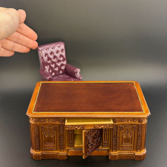 Ensemble bureau et chaise miniature victoriens à l'échelle 1:12 avec tiroirs secrets, lingots d'or, compartiments cachés et accessoires – Style anglais 1860