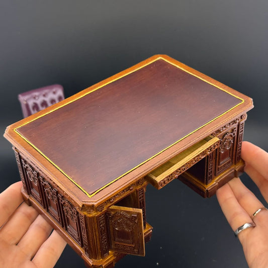 Ensemble bureau et chaise miniature victoriens à l'échelle 1:12 avec tiroirs secrets, lingots d'or, compartiments cachés et accessoires – Style anglais 1860