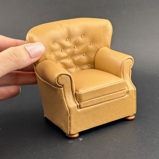 Fauteuil anglais pour maison de poupée miniature à l'échelle 1:12 "Chaise marron camel"